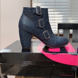 Michael Antonio ankle boots